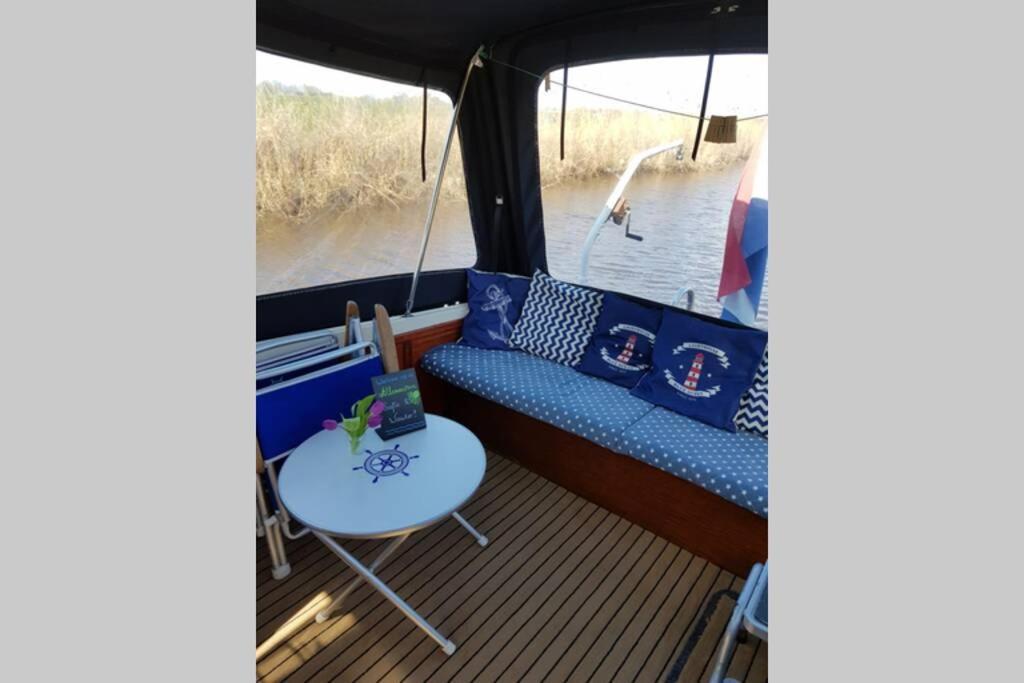 Boat Allemansfreon - Kamperen Op Het Water - Niet Om Mee Te Varen - Read Host Profile-Lees Hostprofiel Jutrijp Экстерьер фото