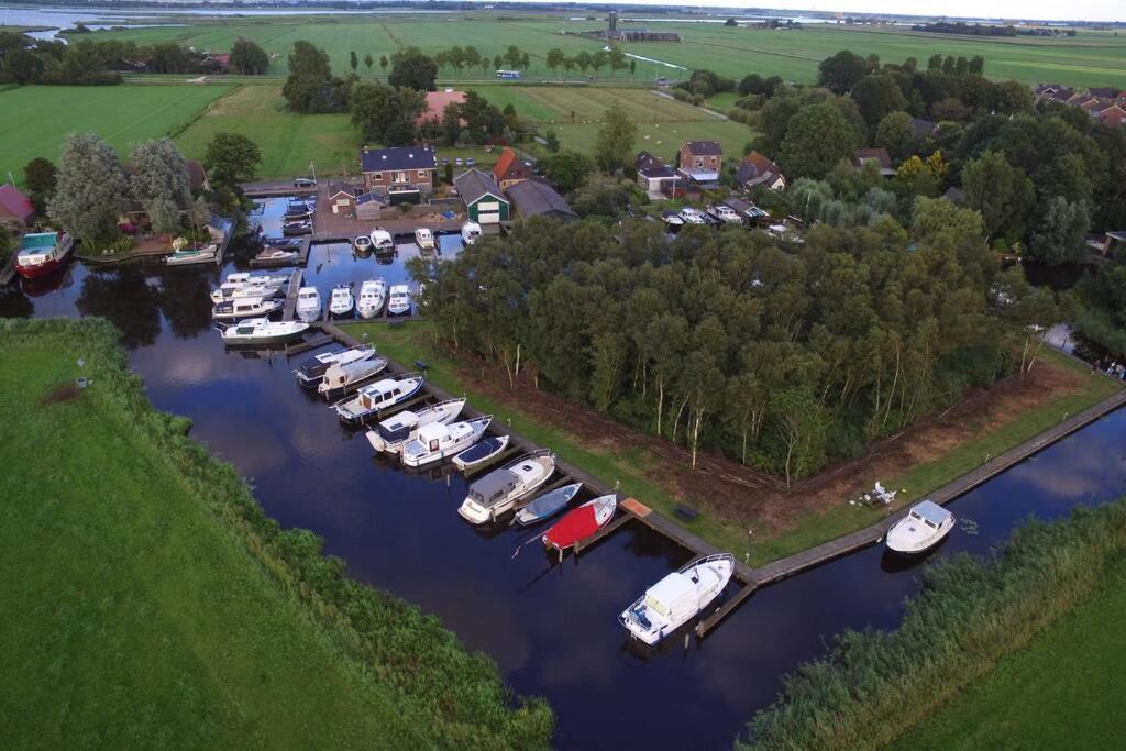 Boat Allemansfreon - Kamperen Op Het Water - Niet Om Mee Te Varen - Read Host Profile-Lees Hostprofiel Jutrijp Экстерьер фото