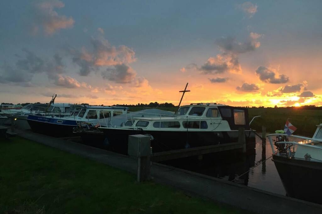 Boat Allemansfreon - Kamperen Op Het Water - Niet Om Mee Te Varen - Read Host Profile-Lees Hostprofiel Jutrijp Экстерьер фото