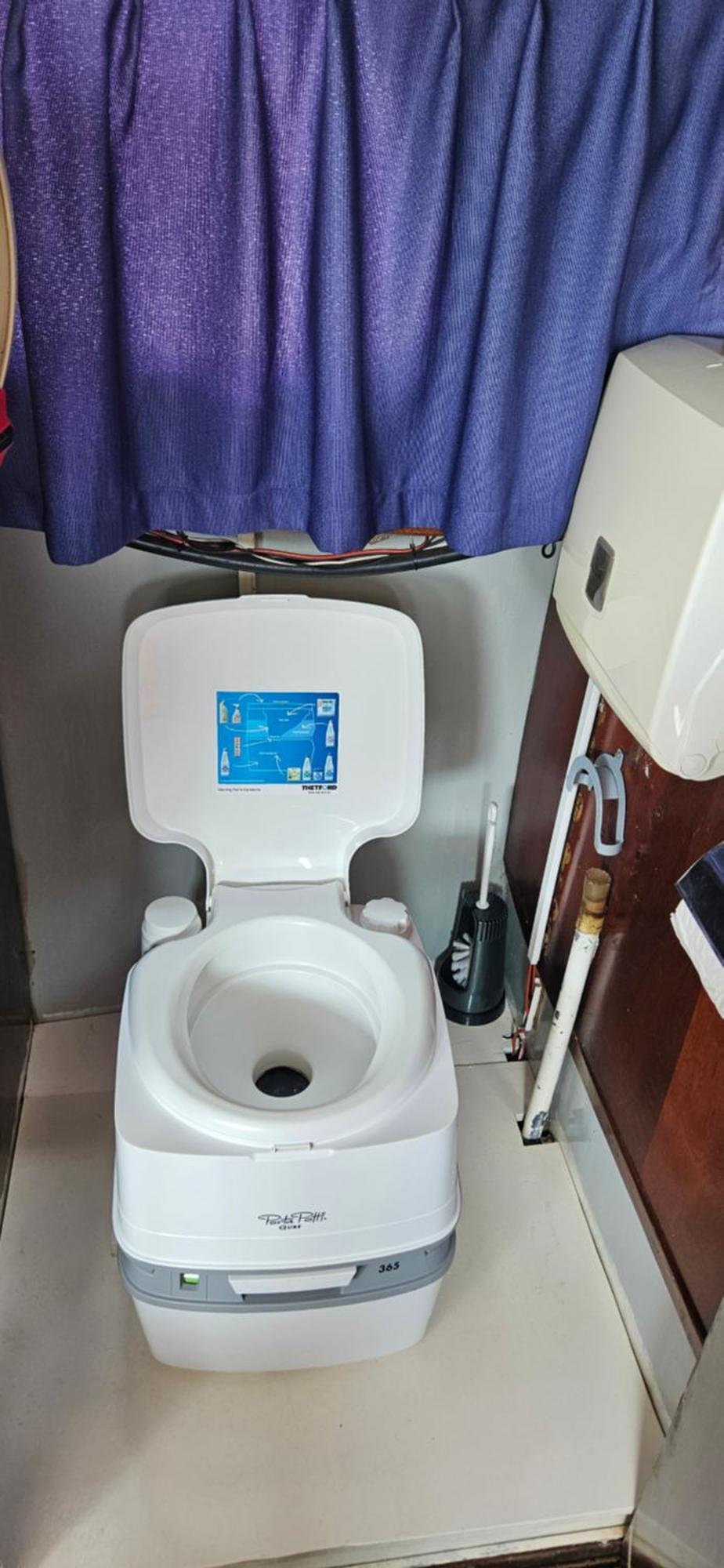 Boat Allemansfreon - Kamperen Op Het Water - Niet Om Mee Te Varen - Read Host Profile-Lees Hostprofiel Jutrijp Экстерьер фото